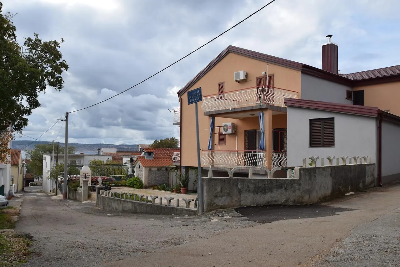 Guest house Apartments Mira Starigrad Paklenica