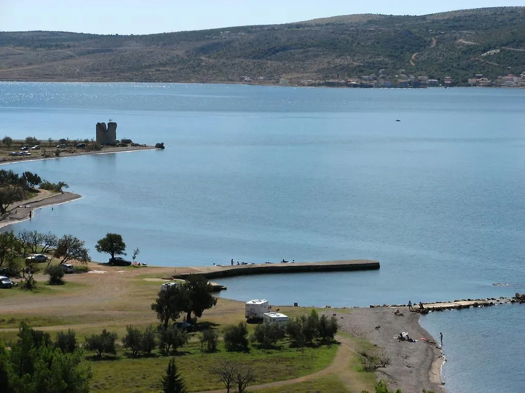 Apartments Mira Starigrad Paklenica 3*,  Croatia
