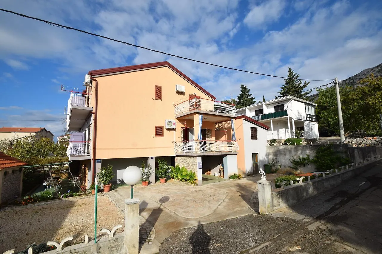 Guest house Apartments Mira Starigrad Paklenica