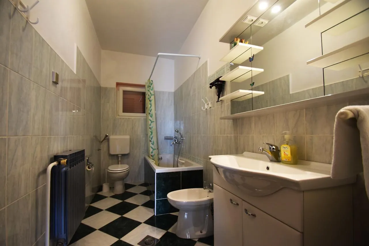 Apartments Mira Starigrad Paklenica Croatia
