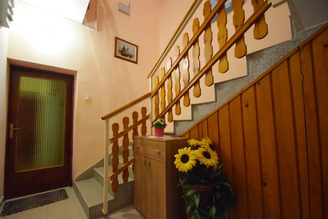 Apartments Mira Starigrad Paklenica